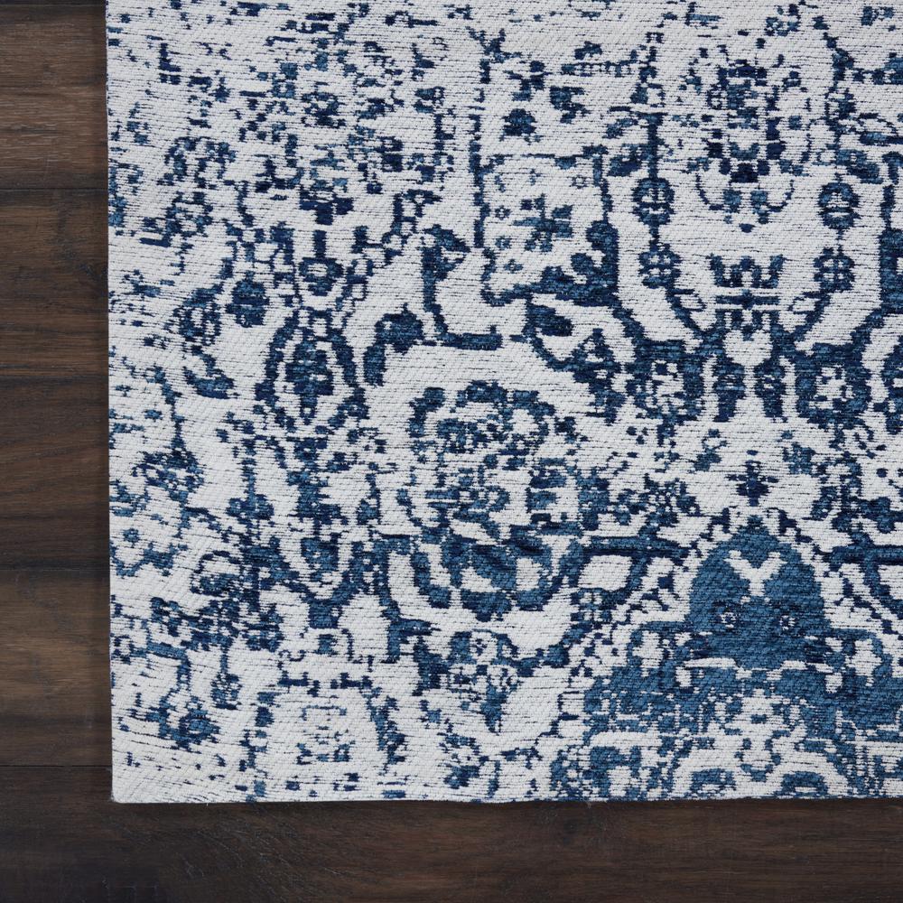 Damask Area Rug, Ivory/Navy, 3'6" x 5'6". Picture 2