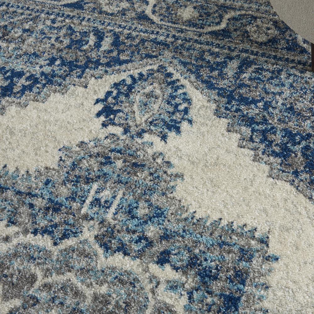 Persian Vintage Area Rug, Ivory/Blue, 5'3"X7'3". Picture 5
