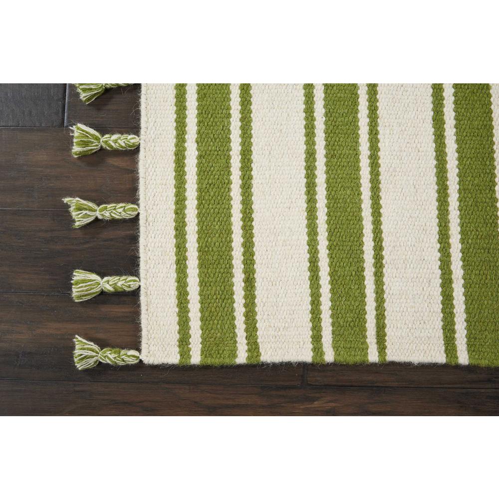 Solano Area Rug, Ivory/Green, 4' x 6'6". Picture 3