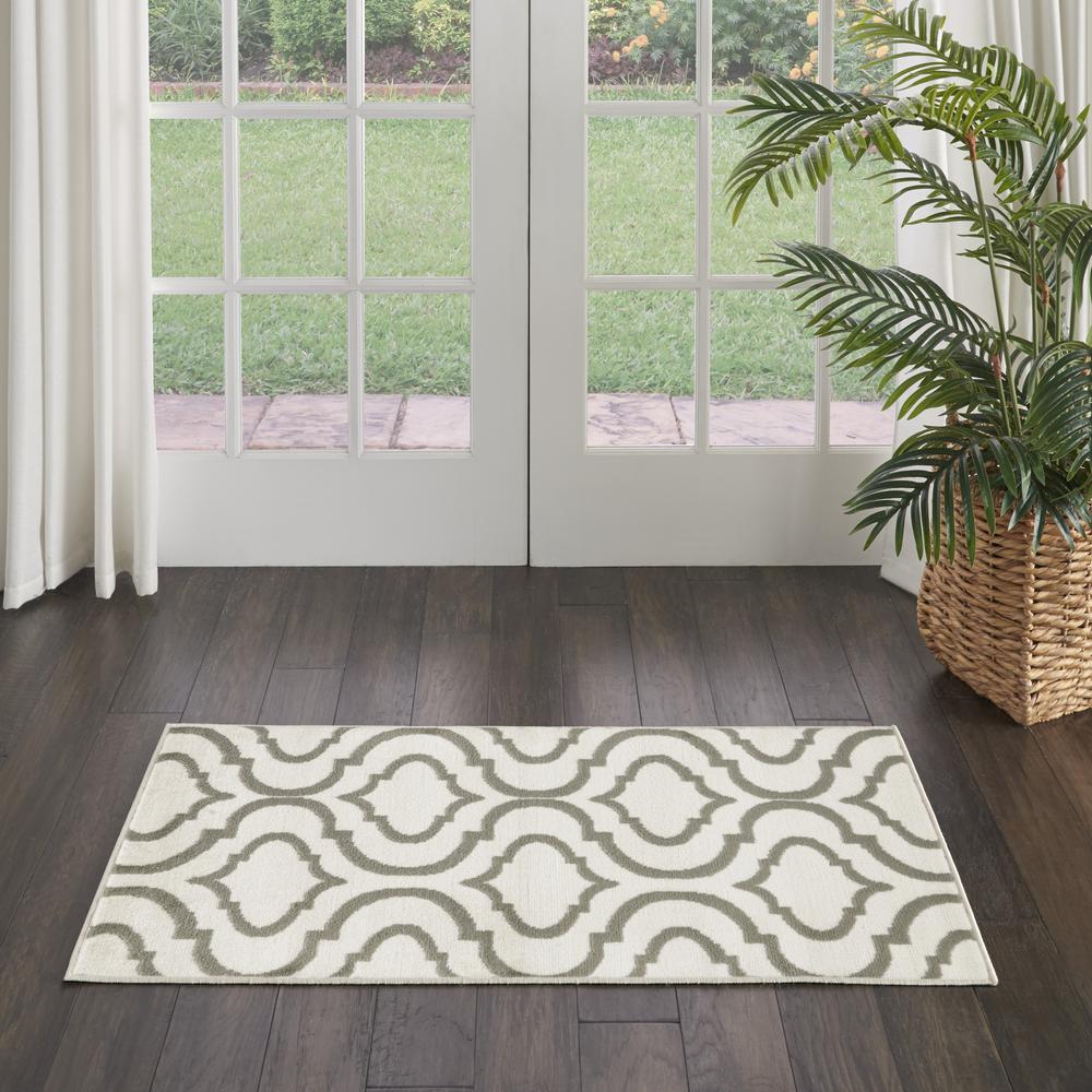 Contemporary Rectangle Area Rug, 2' x 4'. Picture 3