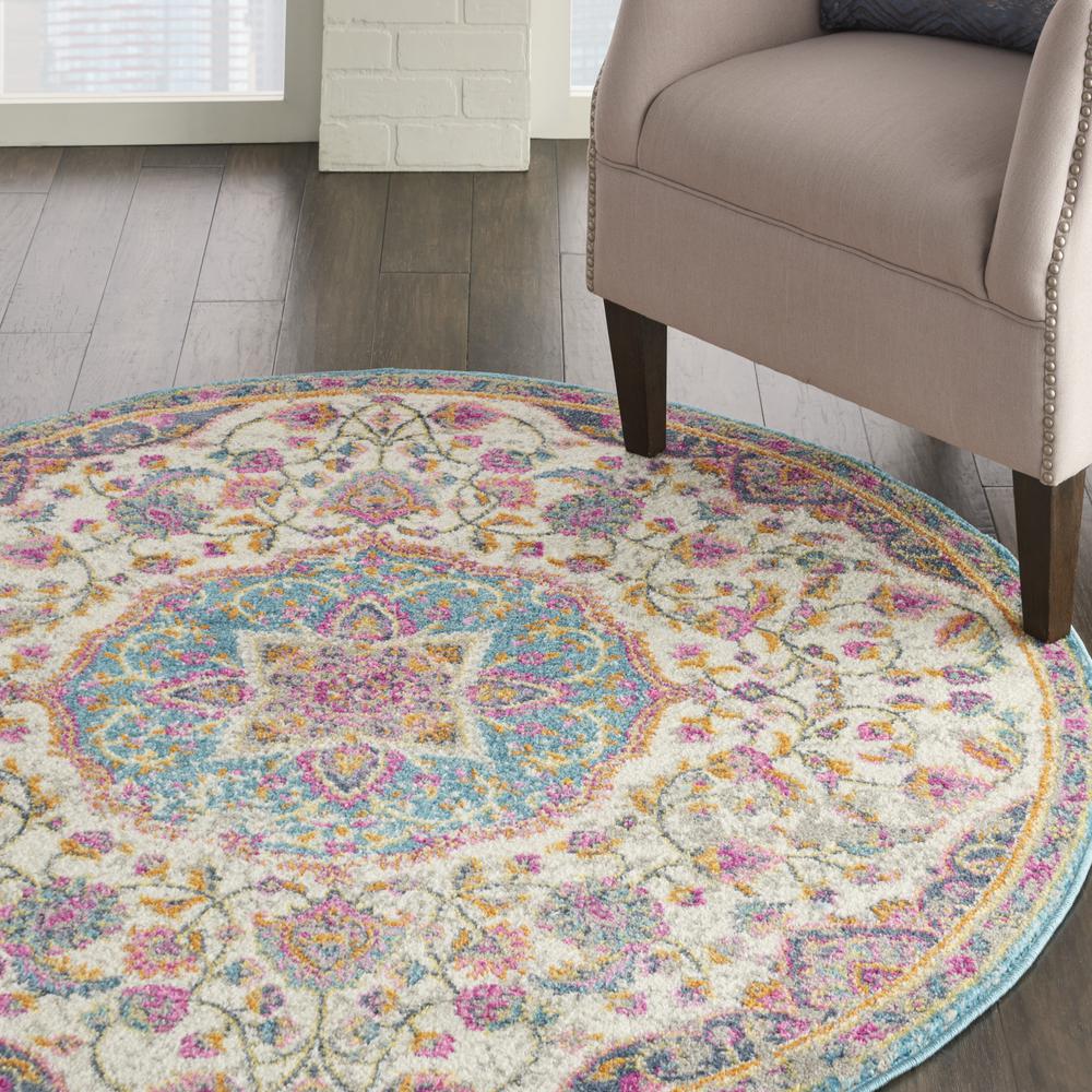 Transitional Round Area Rug, 5' x Round. Picture 9