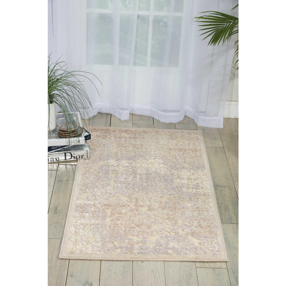 Graphic Illusions Area Rug, Ivory, 2'3" x 3'9". Picture 2