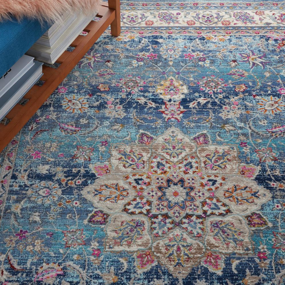 Vintage Rectangle Area Rug, 4' x 6'. Picture 2