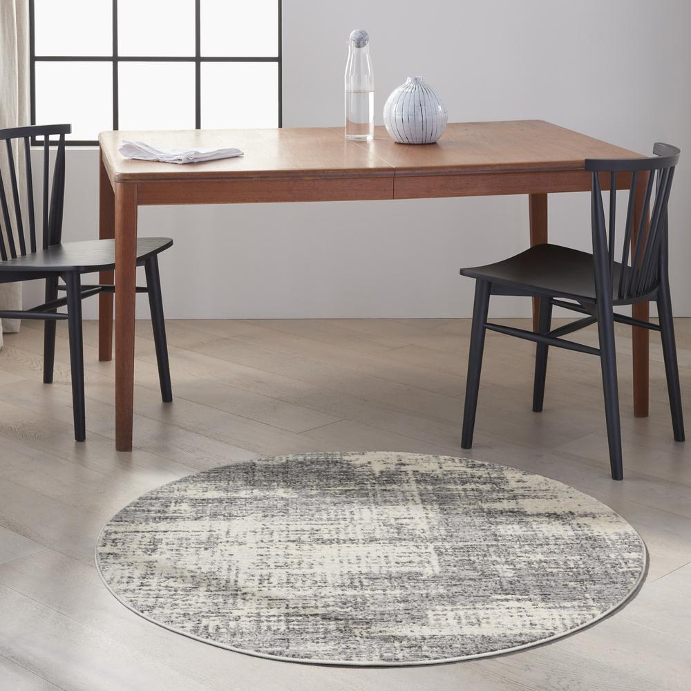 Modern Round Area Rug, 4' x Round. Picture 8