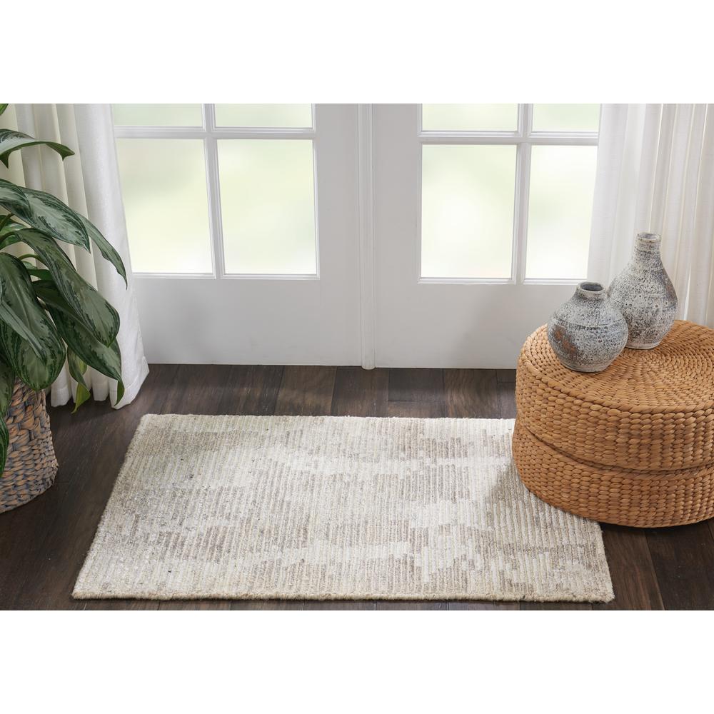 Modern Rectangle Area Rug, 2' x 3'. Picture 2