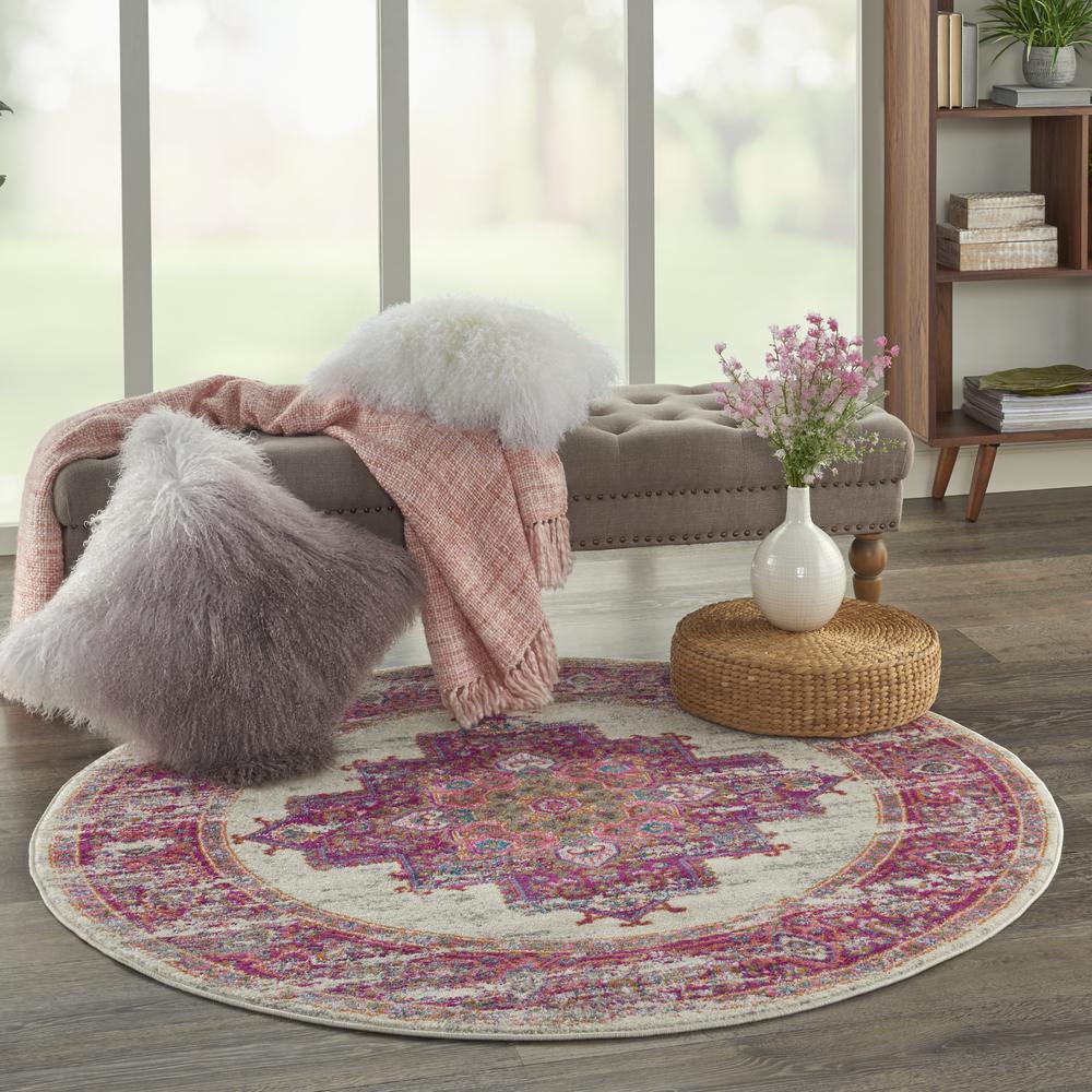 Bohemian Round Area Rug, 4' x Round. Picture 8