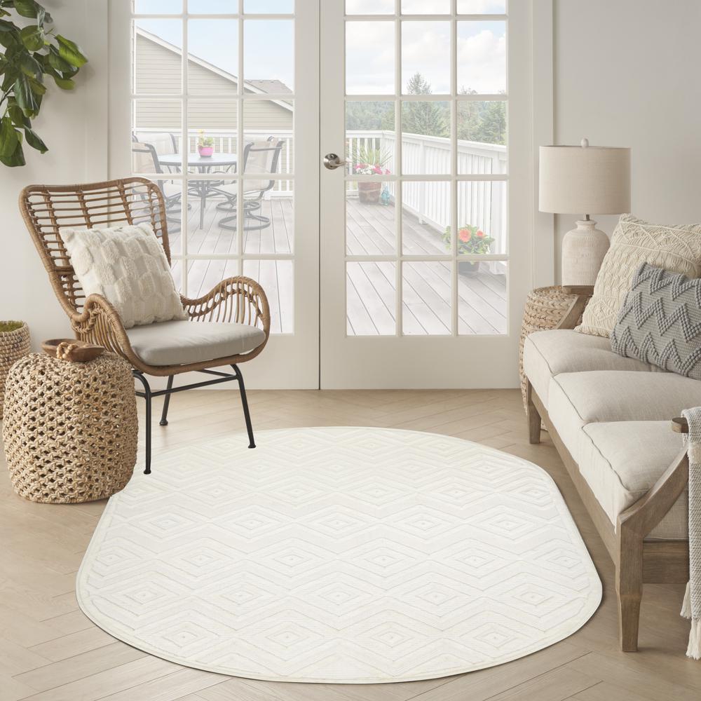 Modern Oval Area Rug, 6' x 9' Oval. Picture 8
