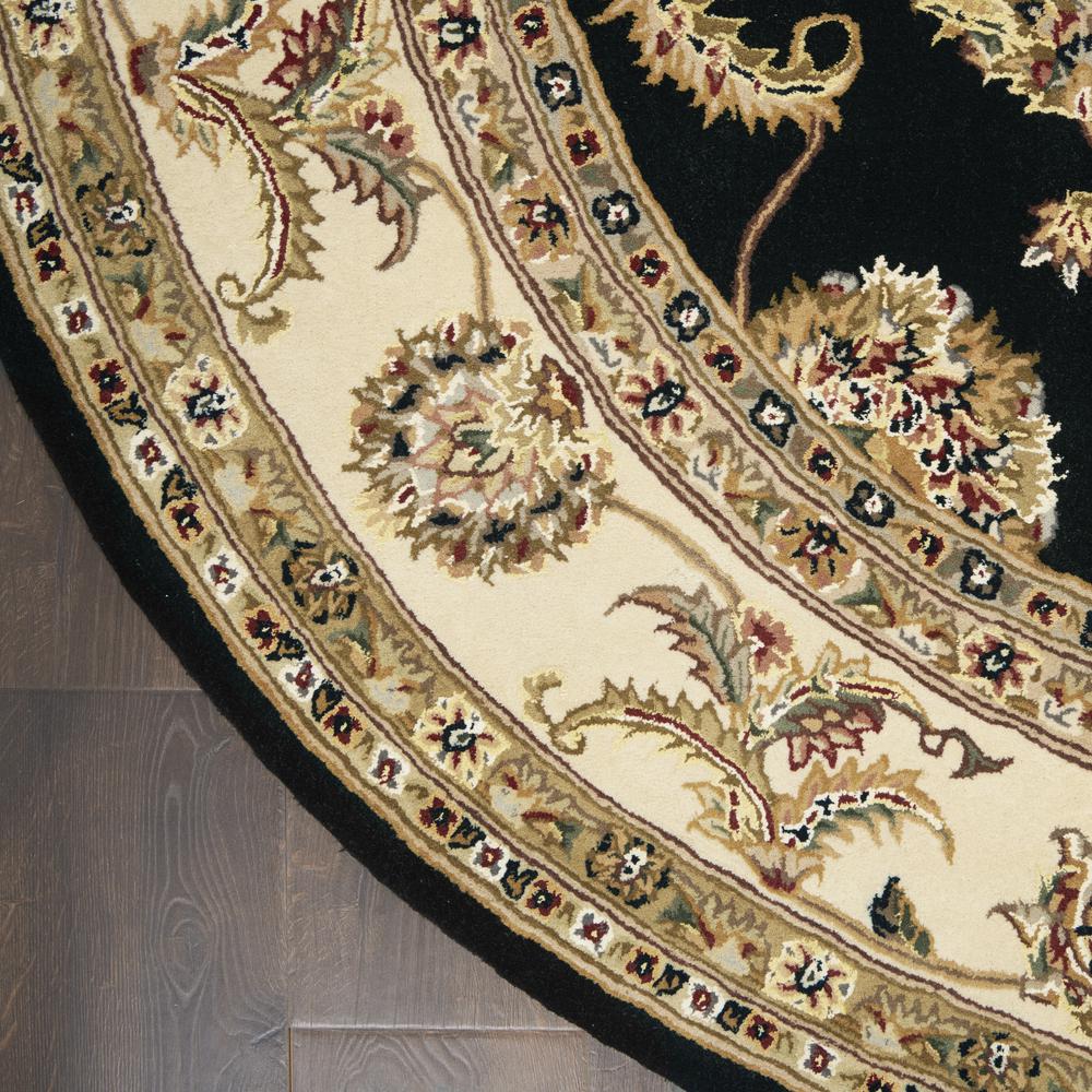 Traditional Round Area Rug, 8' x Round. Picture 5