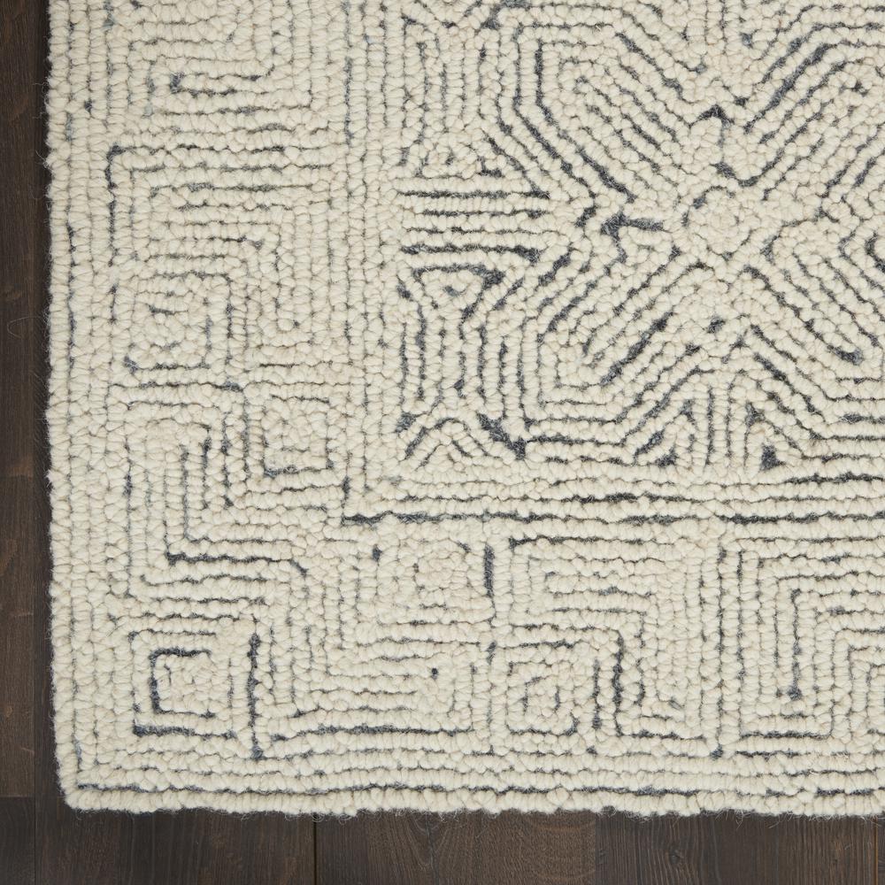 VAI05 Vail Ivory/Navy Area Rug- 3'9" x 5'9". Picture 4