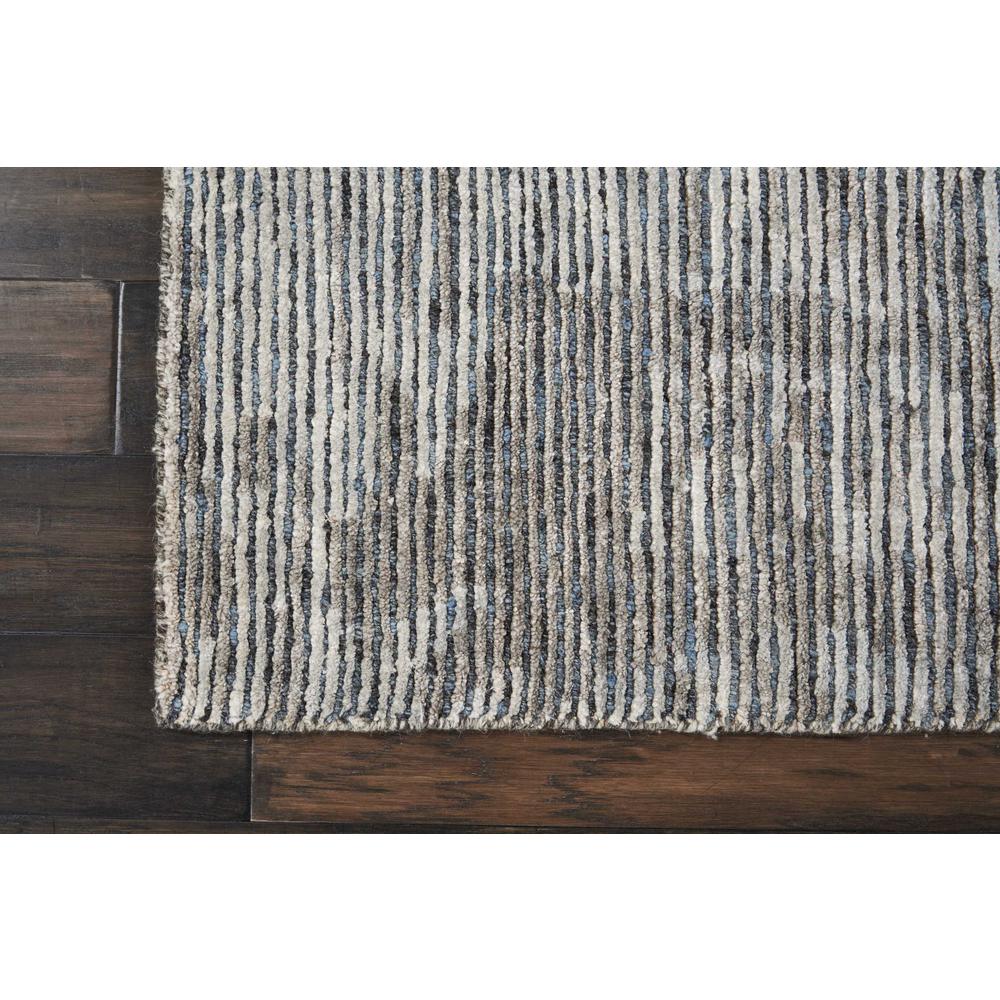 Modern Rectangle Area Rug, 2' x 3'. Picture 4