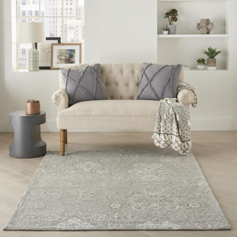 DAS06 Damask Lt Grey Area Rug- 3'6" x 5'6". Picture 2