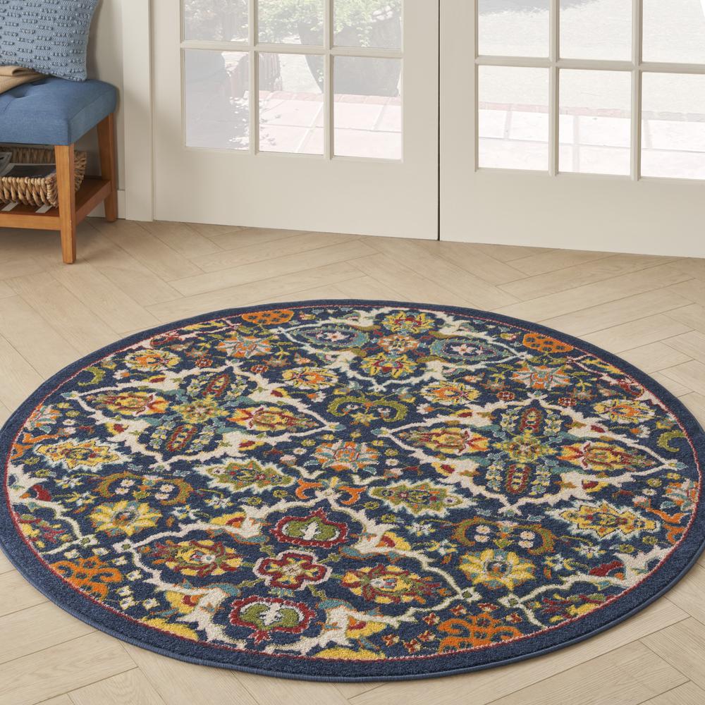 Bohemian Round Area Rug, 5' x Round. Picture 3