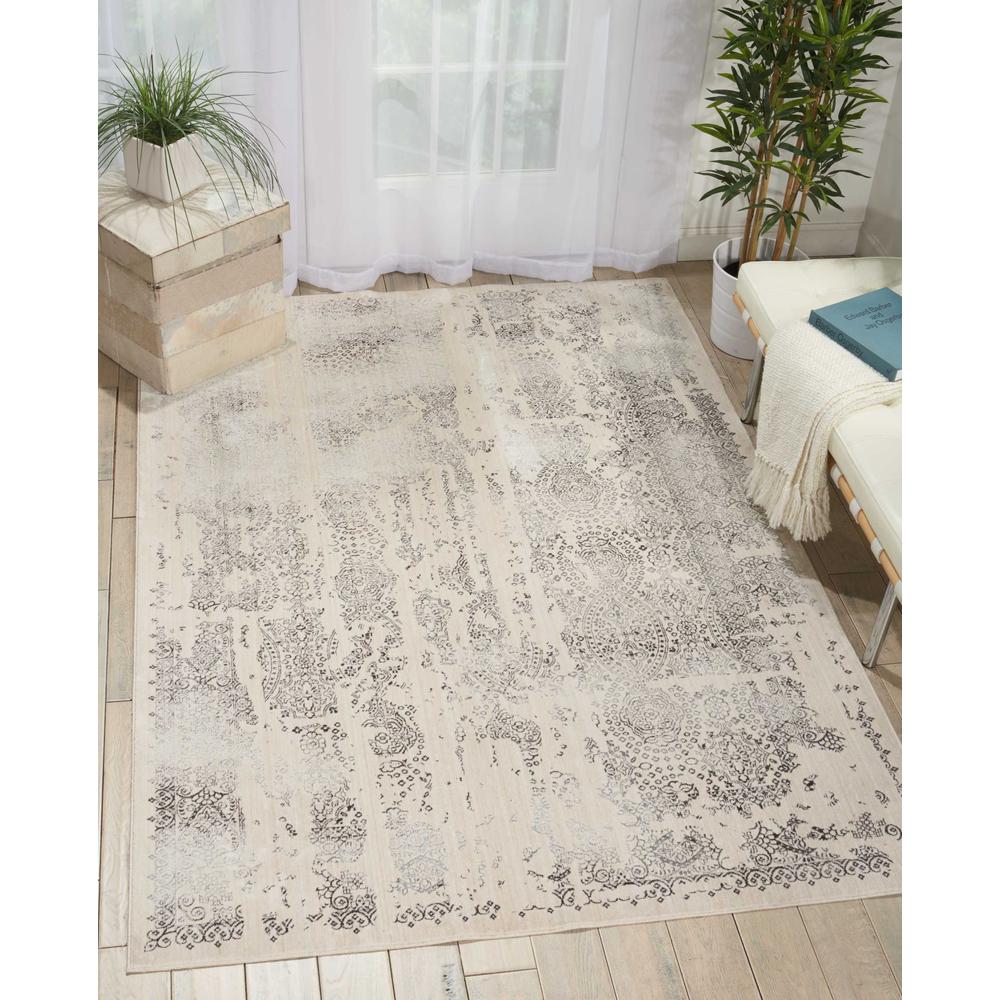 KI34 Silver Screen Area Rug, Ivory/Grey, 5'3" x 7'3". Picture 3
