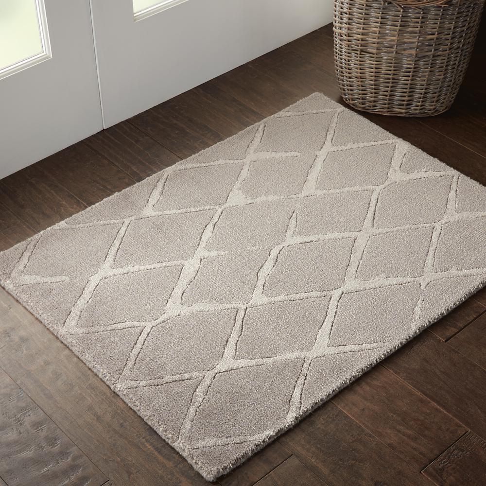 Modern Rectangle Area Rug, 2' x 3'. Picture 8