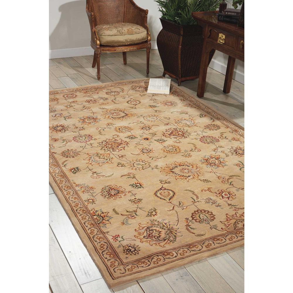 Traditional Rectangle Area Rug, 4' x 6'. Picture 2