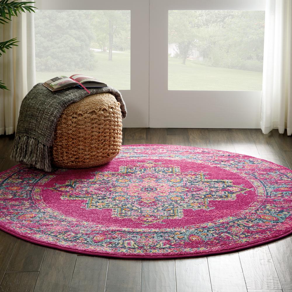 Bohemian Round Area Rug, 4' x Round. Picture 3