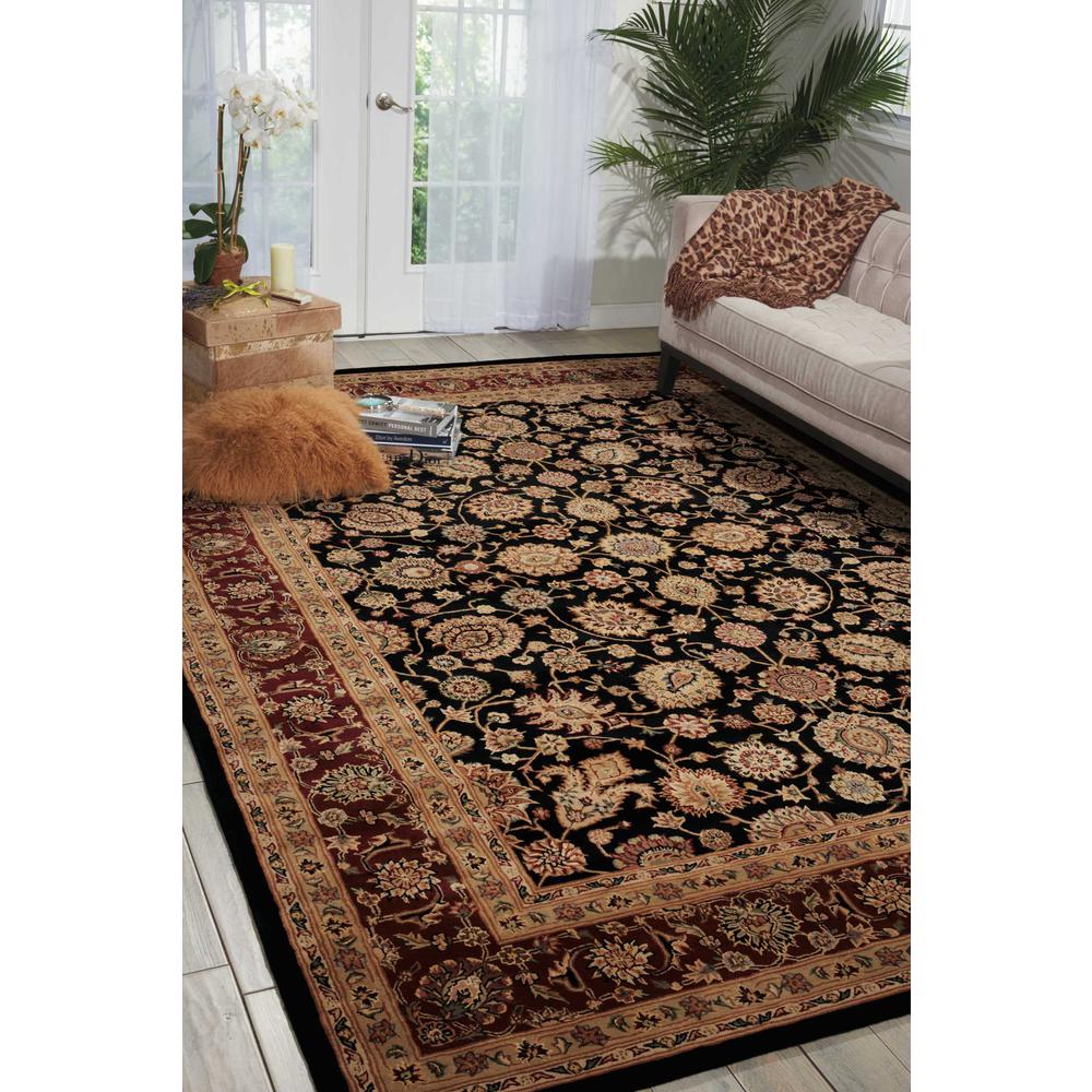 Traditional Rectangle Area Rug, 2' x 3'. Picture 2