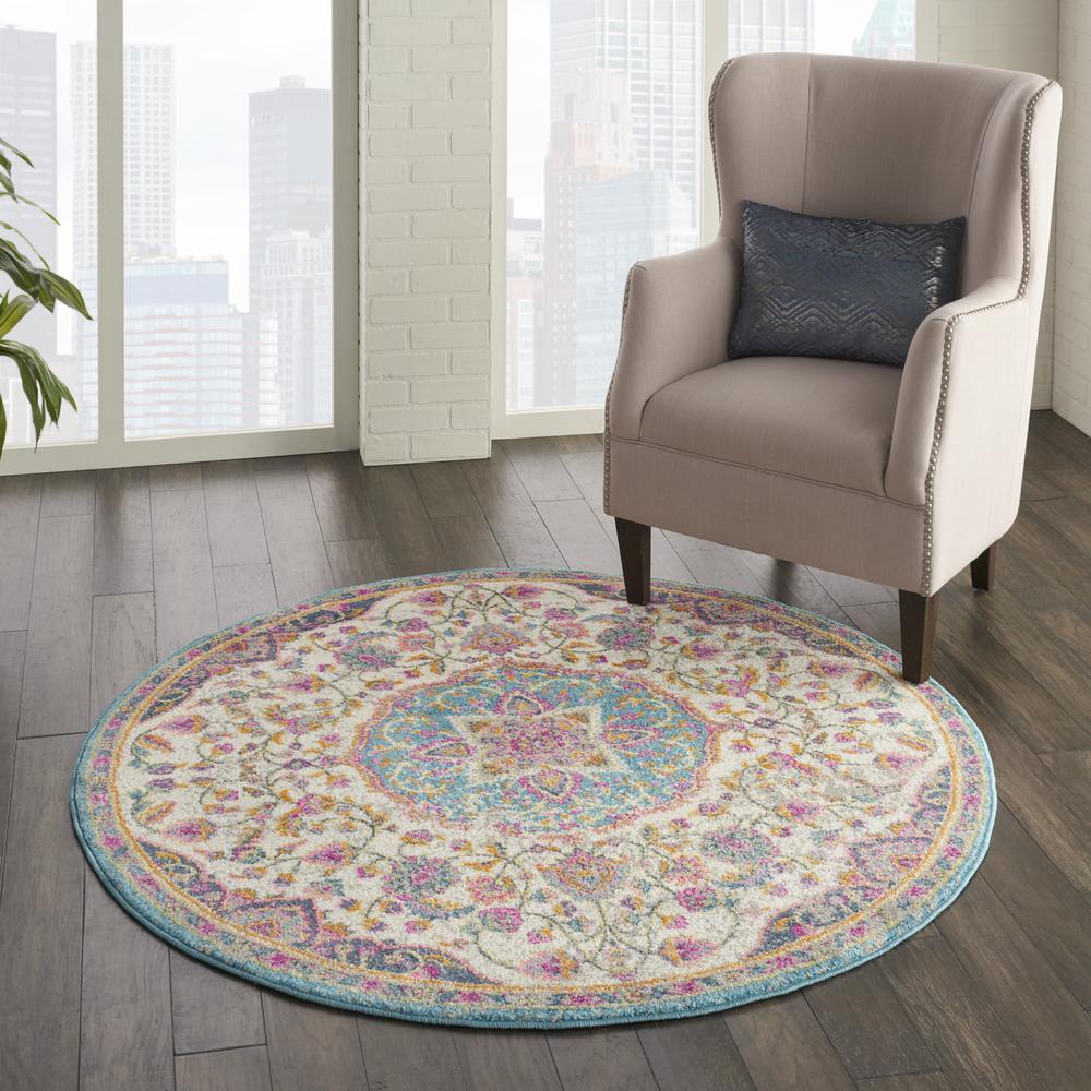 Transitional Round Area Rug, 4' x Round. Picture 10