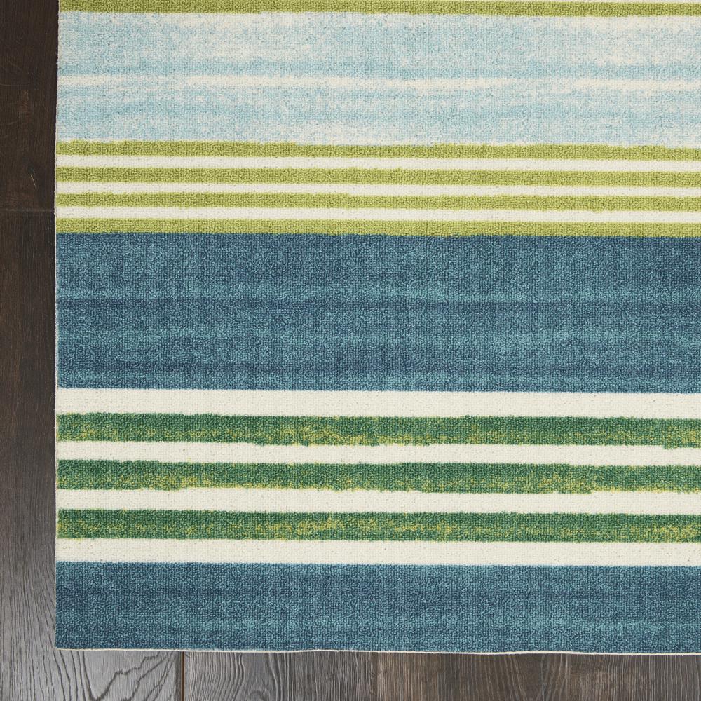 Sun N Shade Area Rug, Green/Teal, 5'3" x 7'5". Picture 4