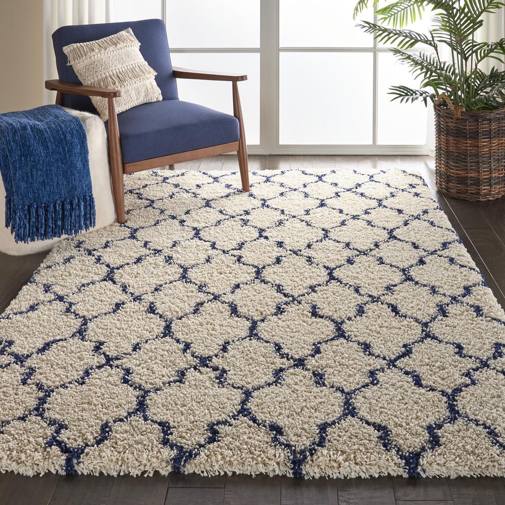 Amore Area Rug, Ivory/Blue, 3'11" x 5'11". Picture 2
