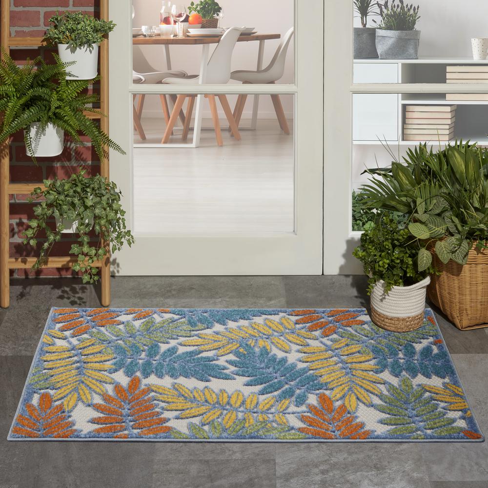 Tropical Rectangle Area Rug, 3' x 5'. Picture 8