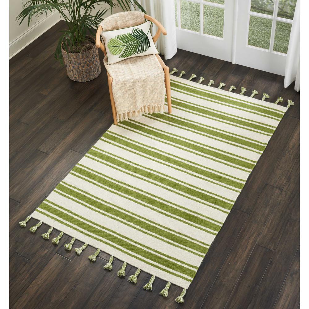Solano Area Rug, Ivory/Green, 4' x 6'6". Picture 2