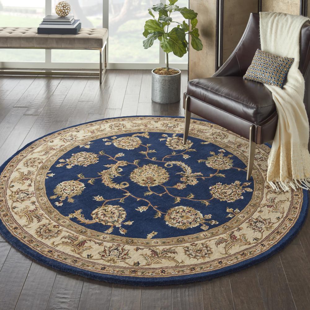Traditional Round Area Rug, 4' x Round. Picture 10