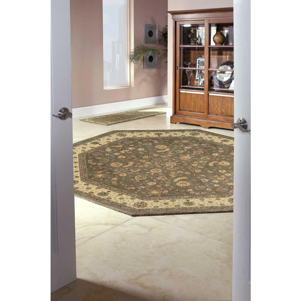 Traditional Round Area Rug, 8' x Round. Picture 3