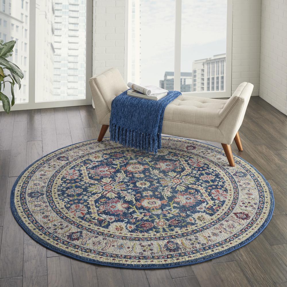 Traditional Round Area Rug, 4' x Round. Picture 9