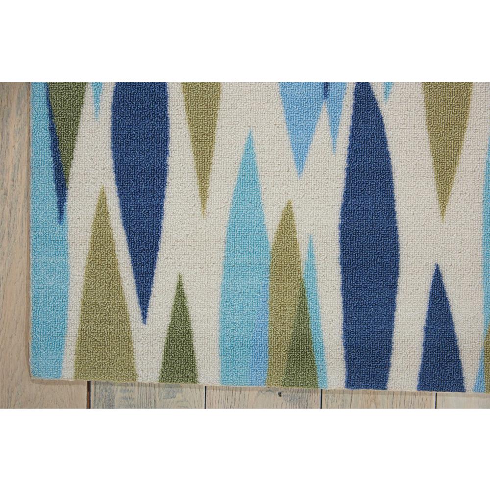 Sun N Shade Area Rug, Seaglass, 4'3" x 6'3". Picture 3