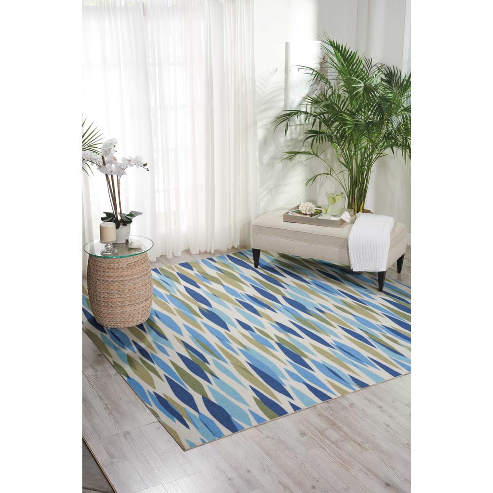 Sun N Shade Area Rug, Seaglass, 4'3" x 6'3". Picture 2