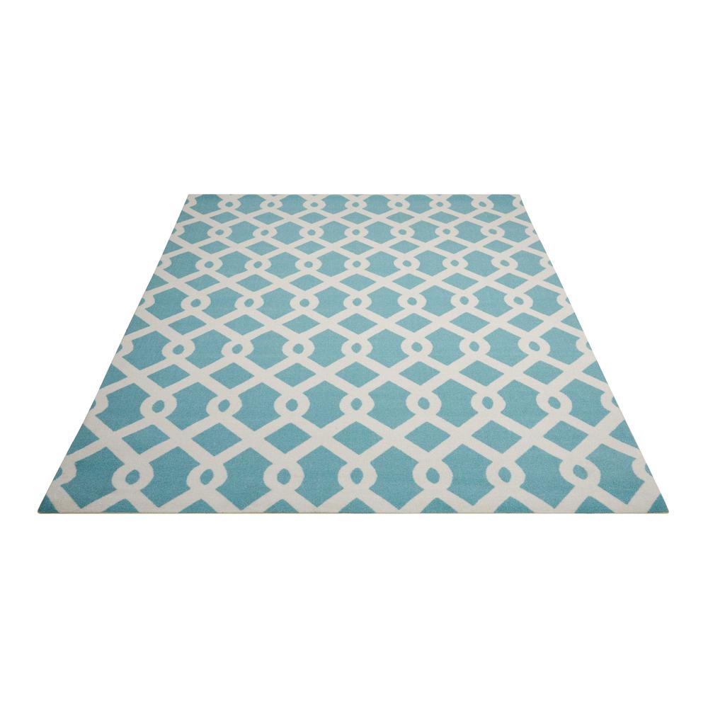 Sun N Shade Area Rug, Poolside, 4'3" x 6'3". Picture 3