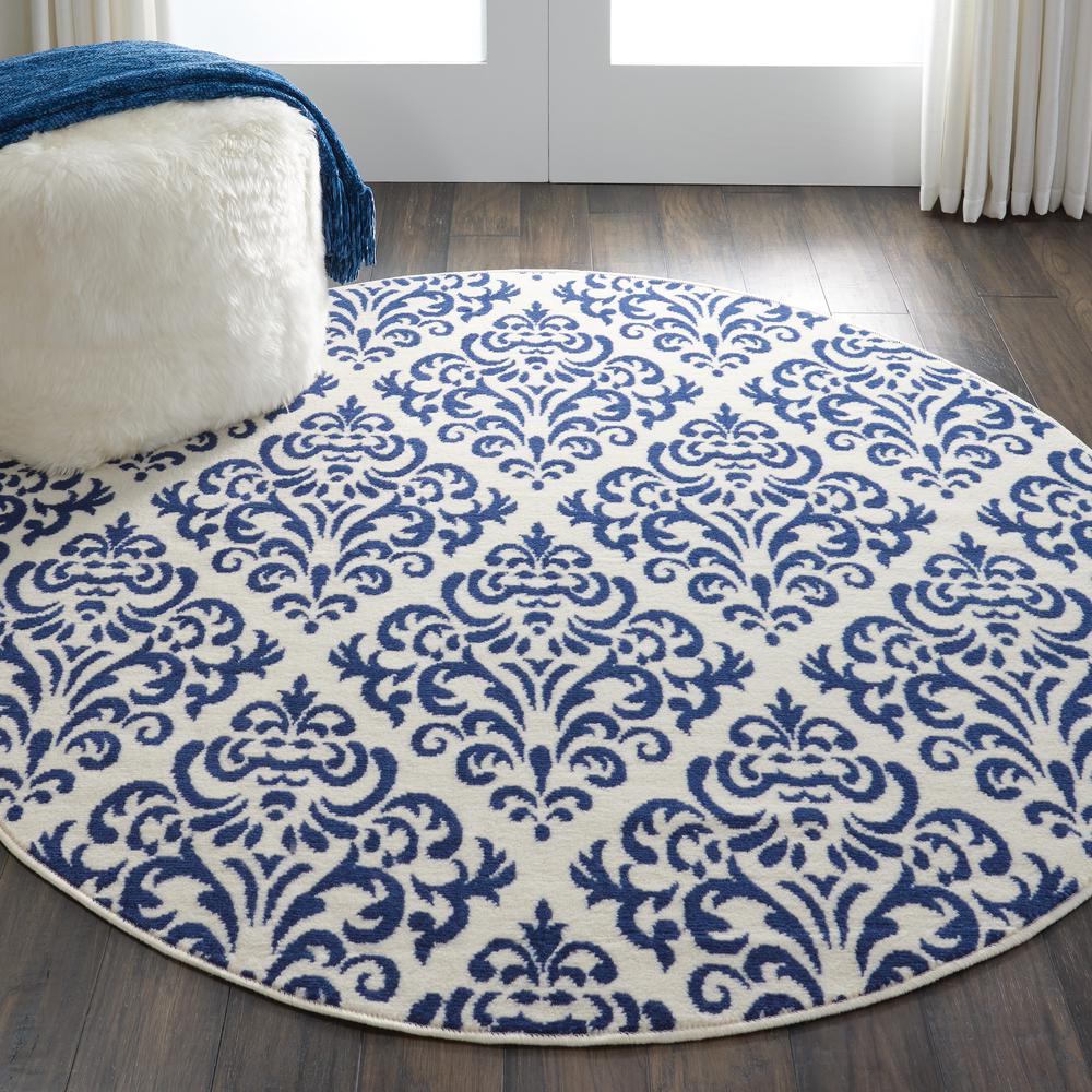 Transitional Round Area Rug, 5' x Round. Picture 3