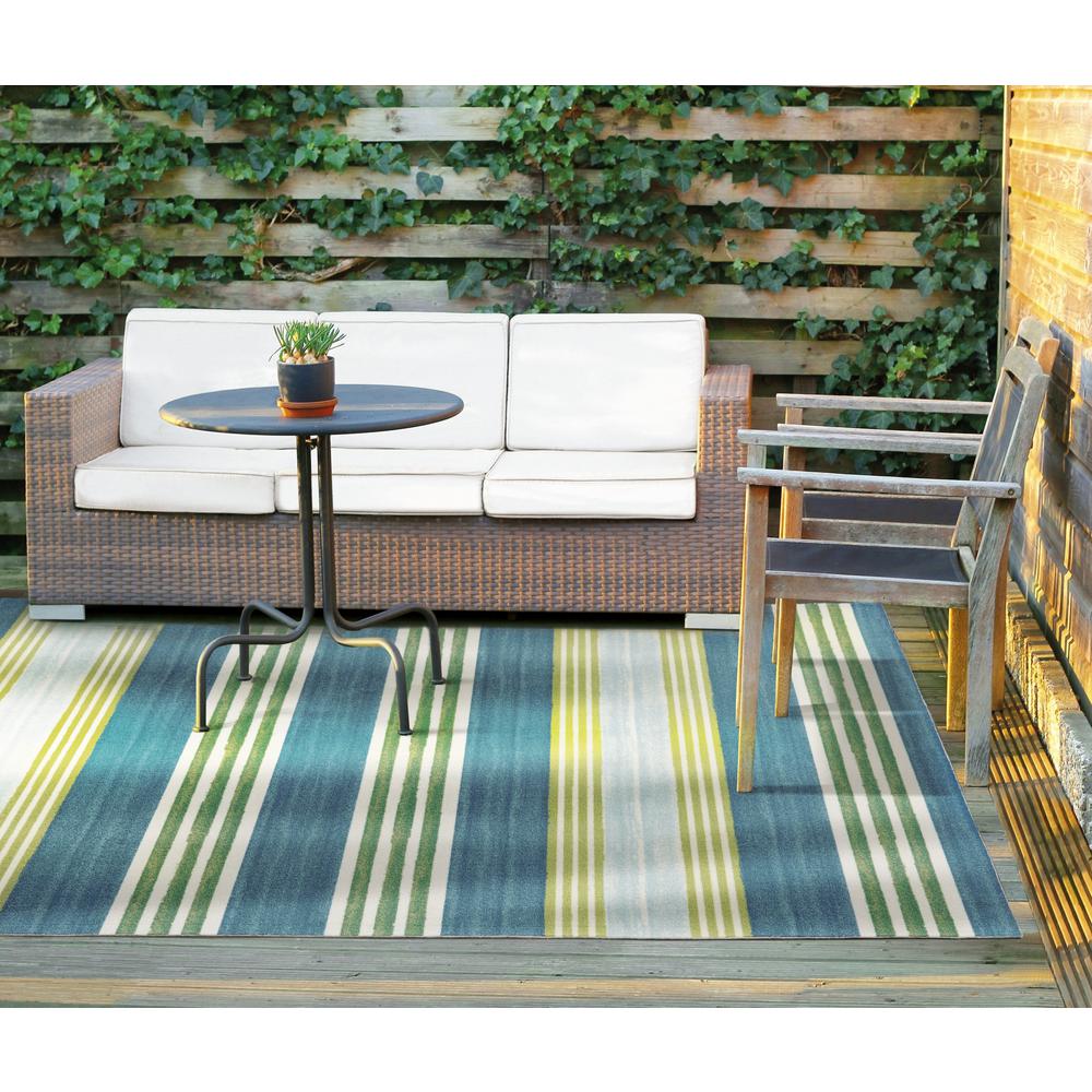 Sun N Shade Area Rug, Green/Teal, 5'3" x 7'5". Picture 2