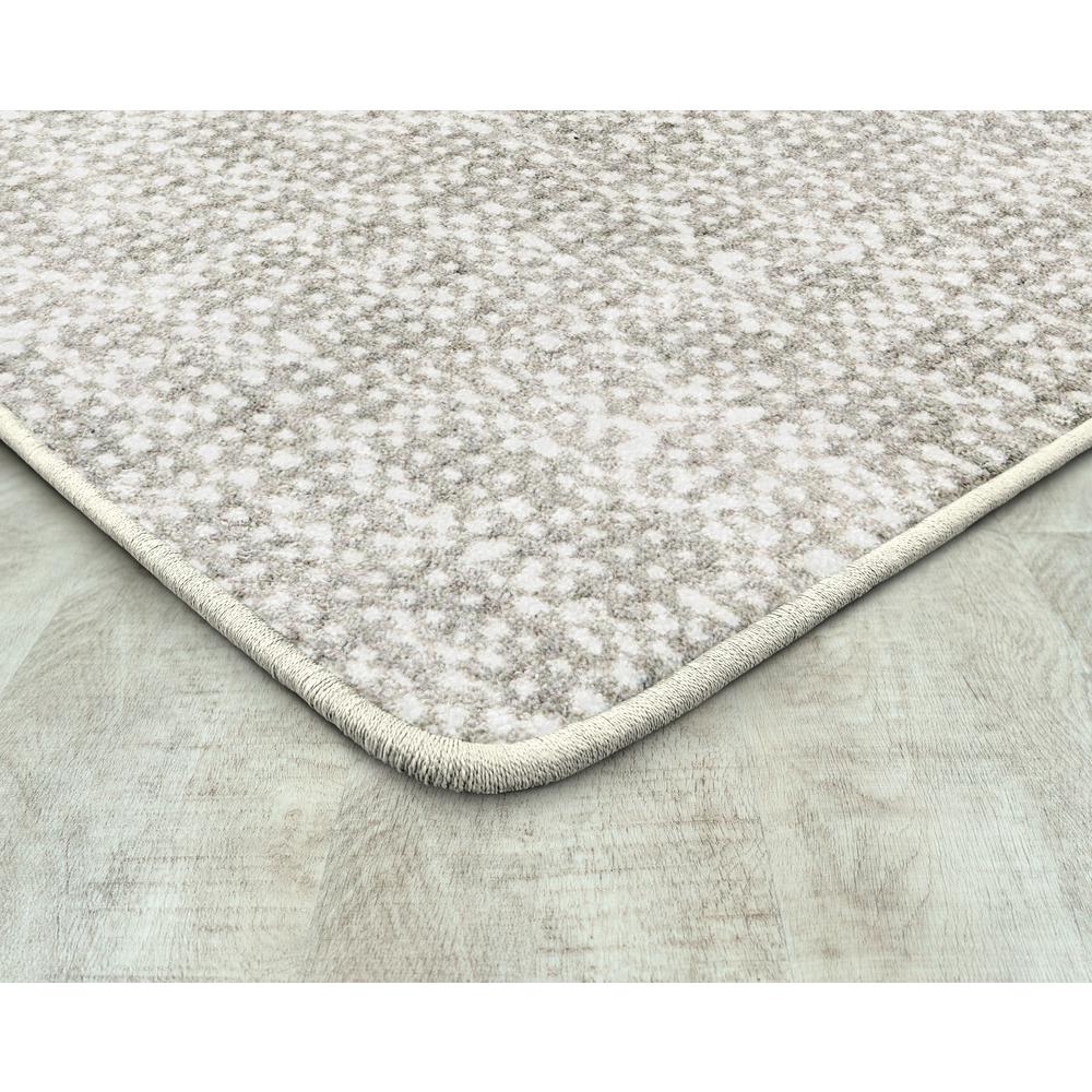 Attractive Choice 5'4" x 7'8" area rug in color Dove. Picture 2