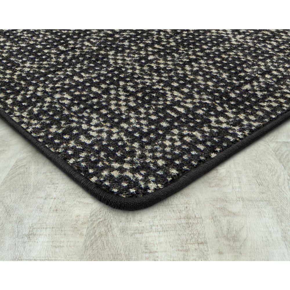 Attractive Choice 5'4" x 7'8" area rug in color Onyx. Picture 2