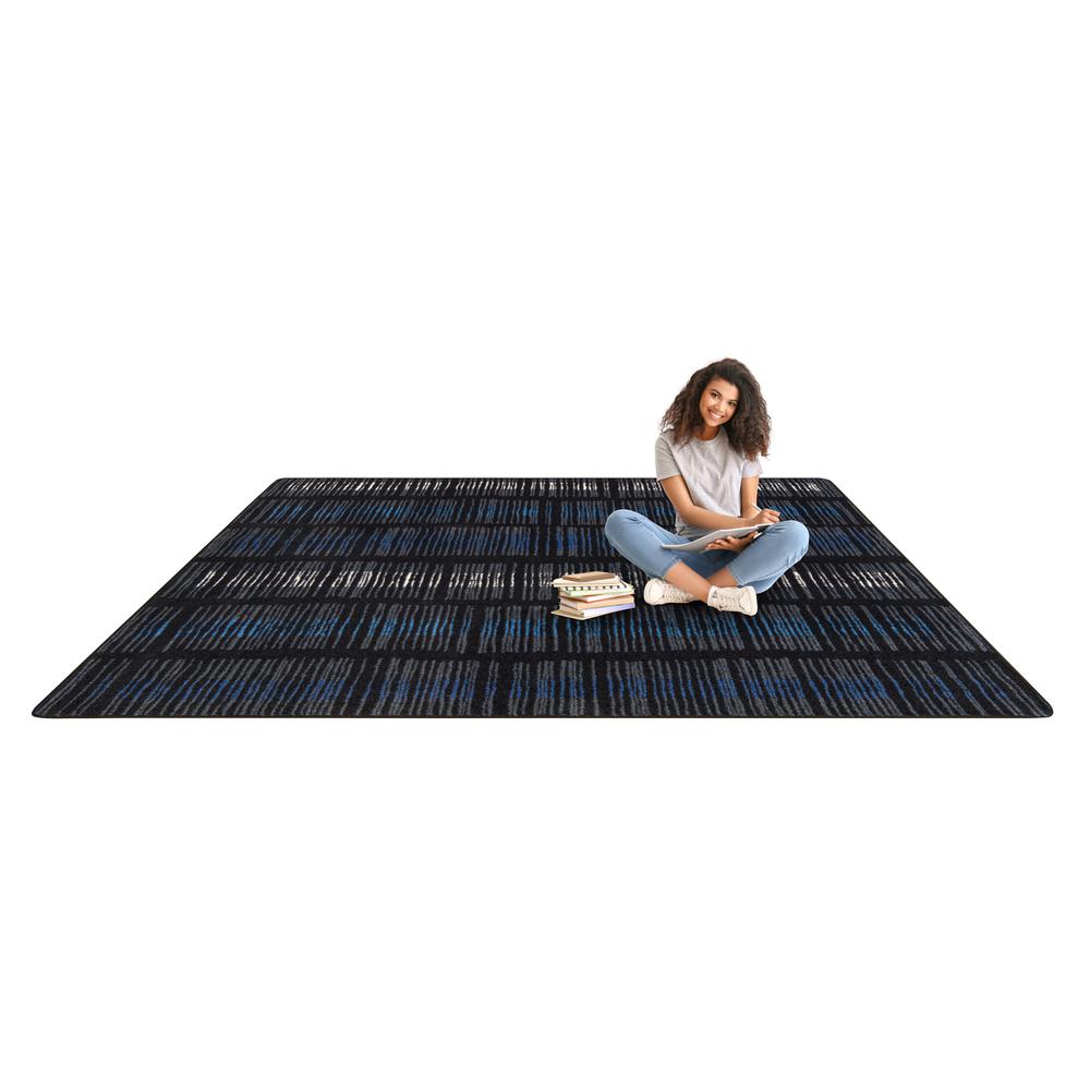 Verve 5'4" x 7'8" area rug in color Sapphire. Picture 4