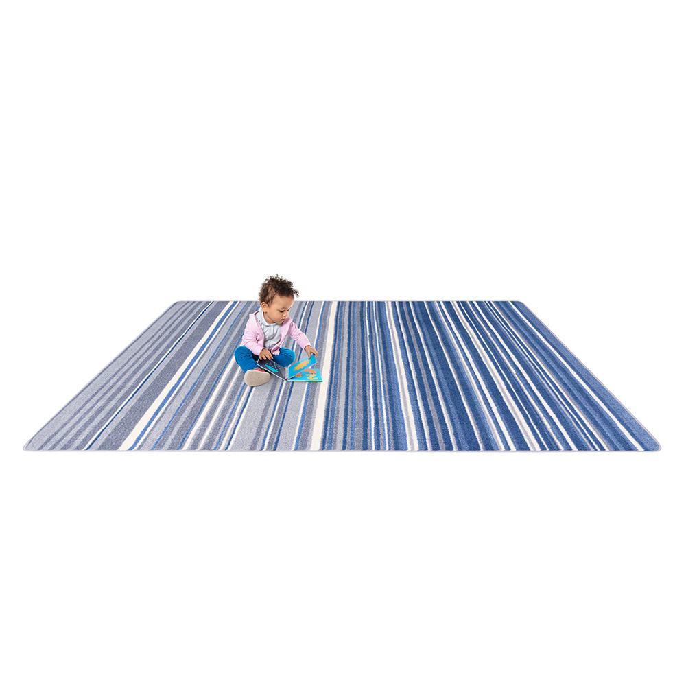 Fine Line 3'10" x 5'4" area rug in color Marine. Picture 3