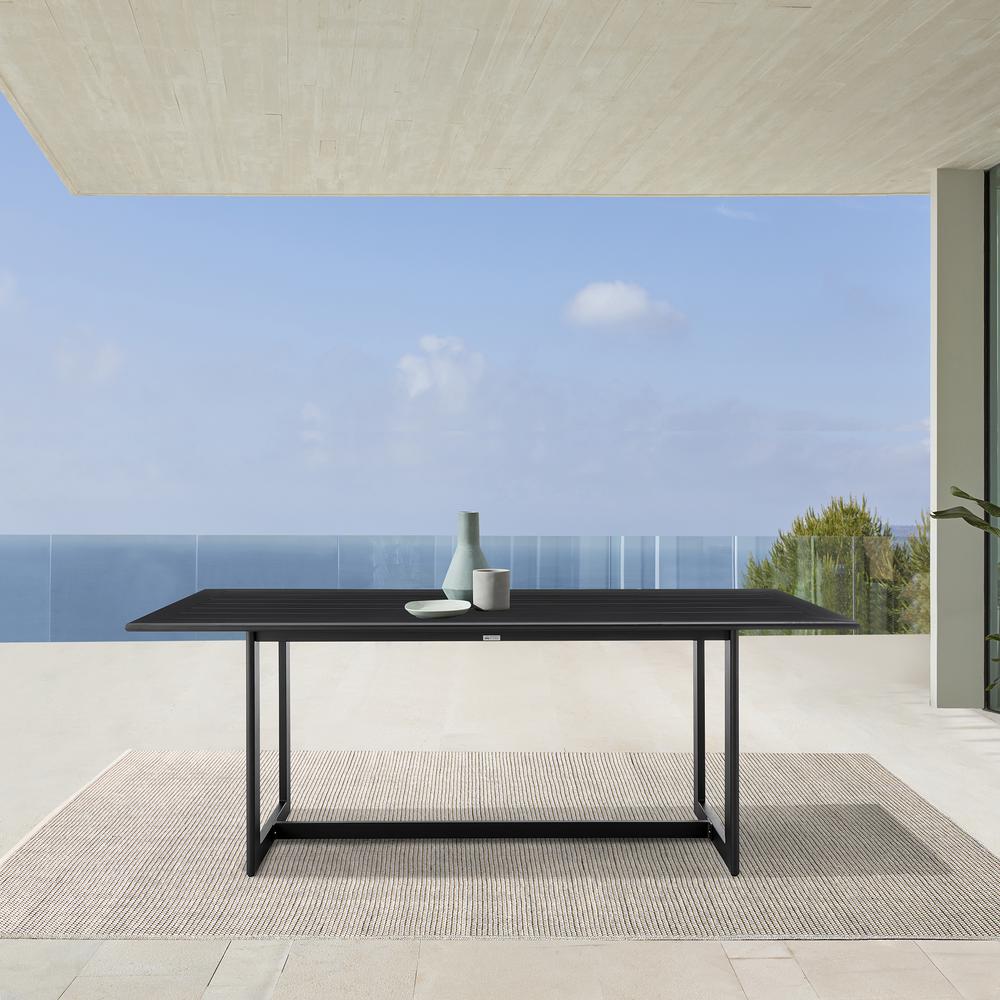 Grand Outdoor Patio Dining Table in Aluminum. Picture 6