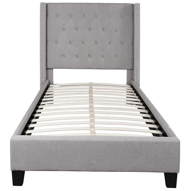 Riverdale Twin Size Tufted Upholstered Platform Bed in Light Gray Fabric. Picture 3