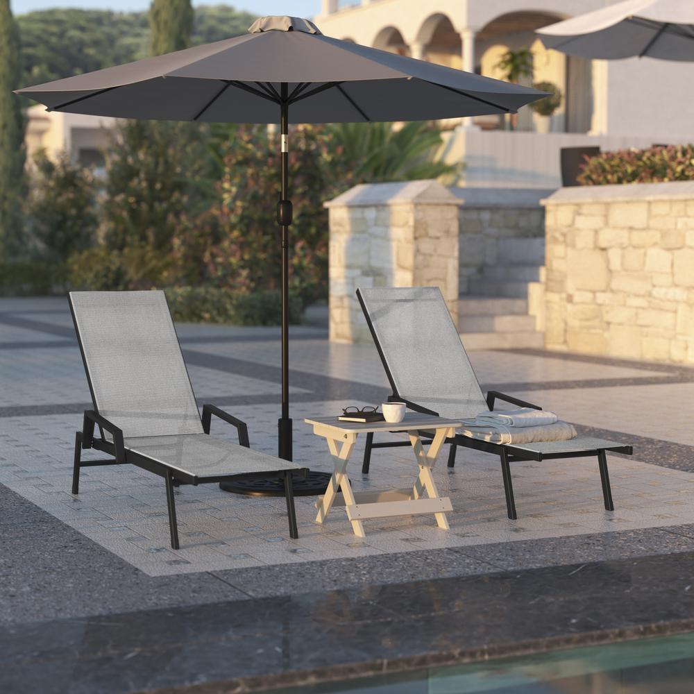 Modern Outdoor Chaise Lounge Chair. Picture 4