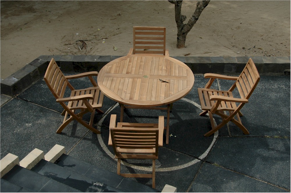 Bahama Round Dining 5 Piece Set. Picture 1