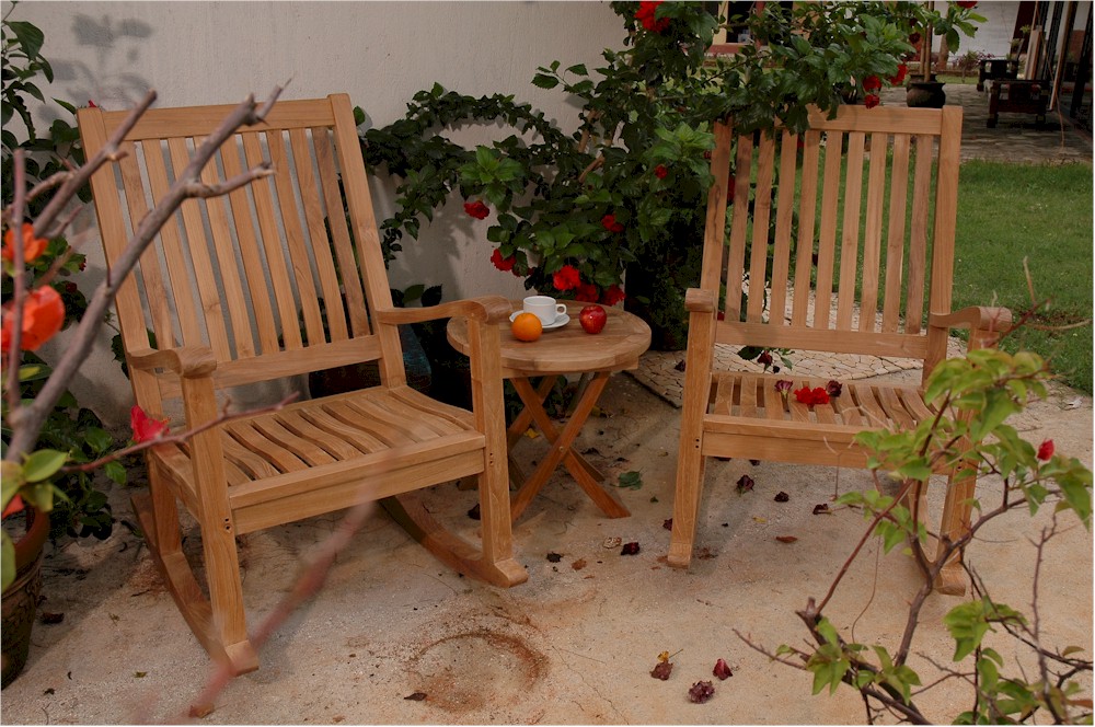 Bahama Chairs and Side Table Round 3 Piece Set. Picture 2