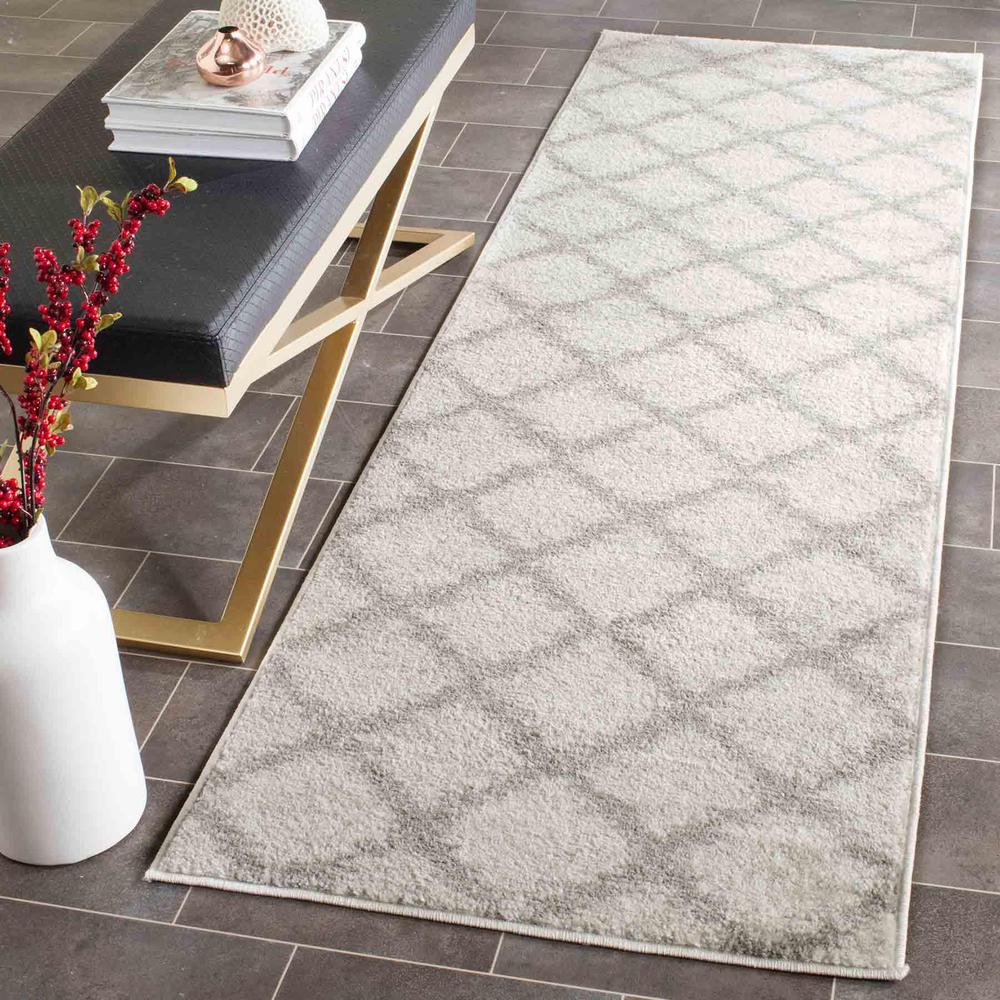 Adirondack, IVORY / SILVER, 2'-6" X 12', Area Rug, ADR122B-212. Picture 1
