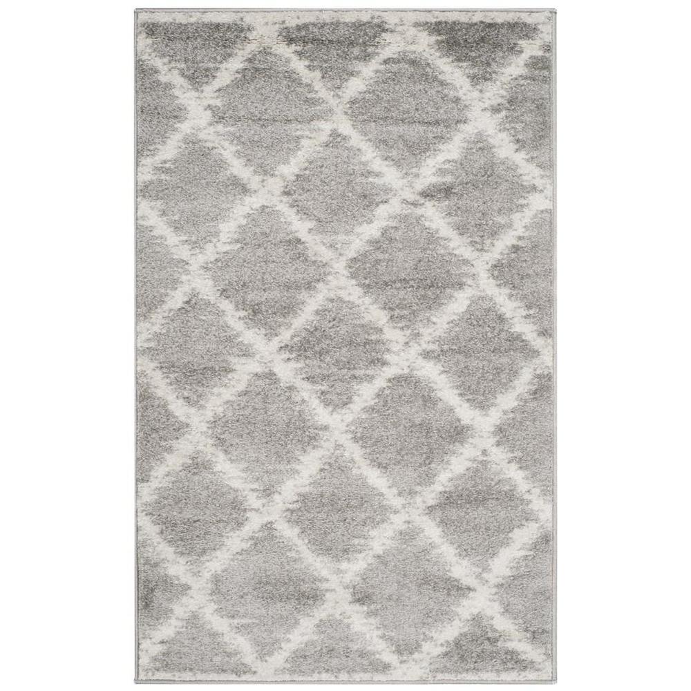 Adirondack, SILVER / IVORY, 2'-6" X 4', Area Rug, ADR120B-24. Picture 1