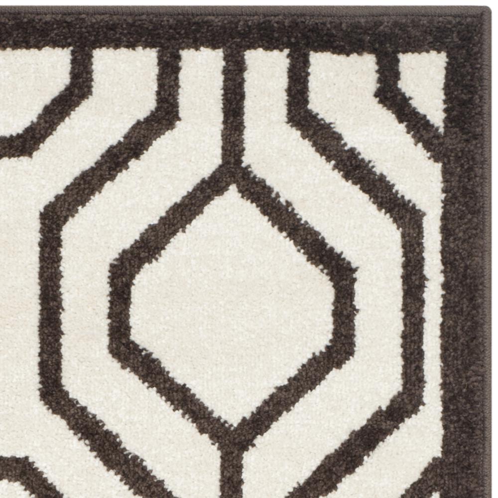 AMHERST, IVORY / BROWN, 2'-6" X 4', Area Rug. Picture 1