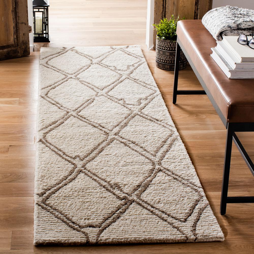 CASABLANCA, IVORY / GREY, 2'-3" X 8', Area Rug, CSB350F-28. Picture 2