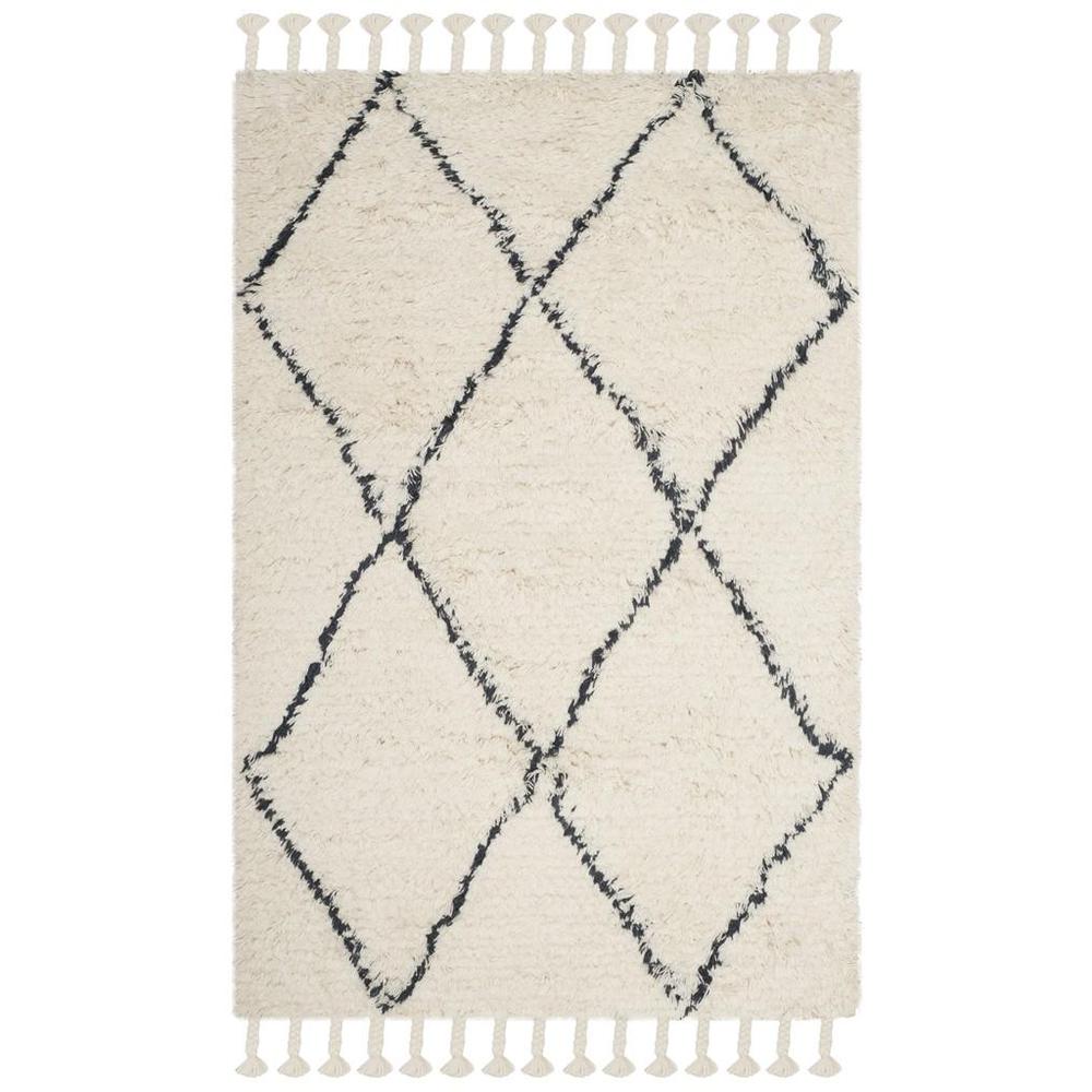 CASABLANCA, IVORY / GREY, 4' X 6', Area Rug, CSB726A-4. Picture 1