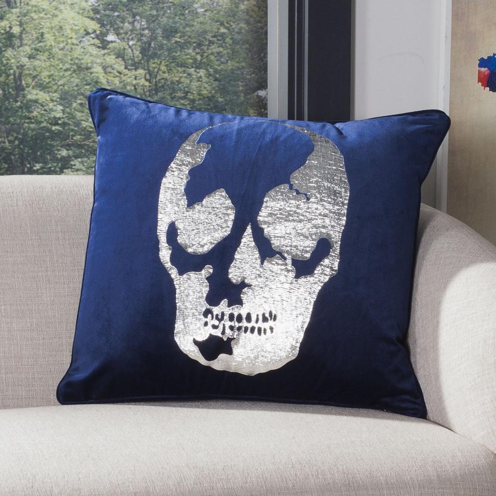 Rayen Skull Pillow, Dark Blue/Silver. Picture 3