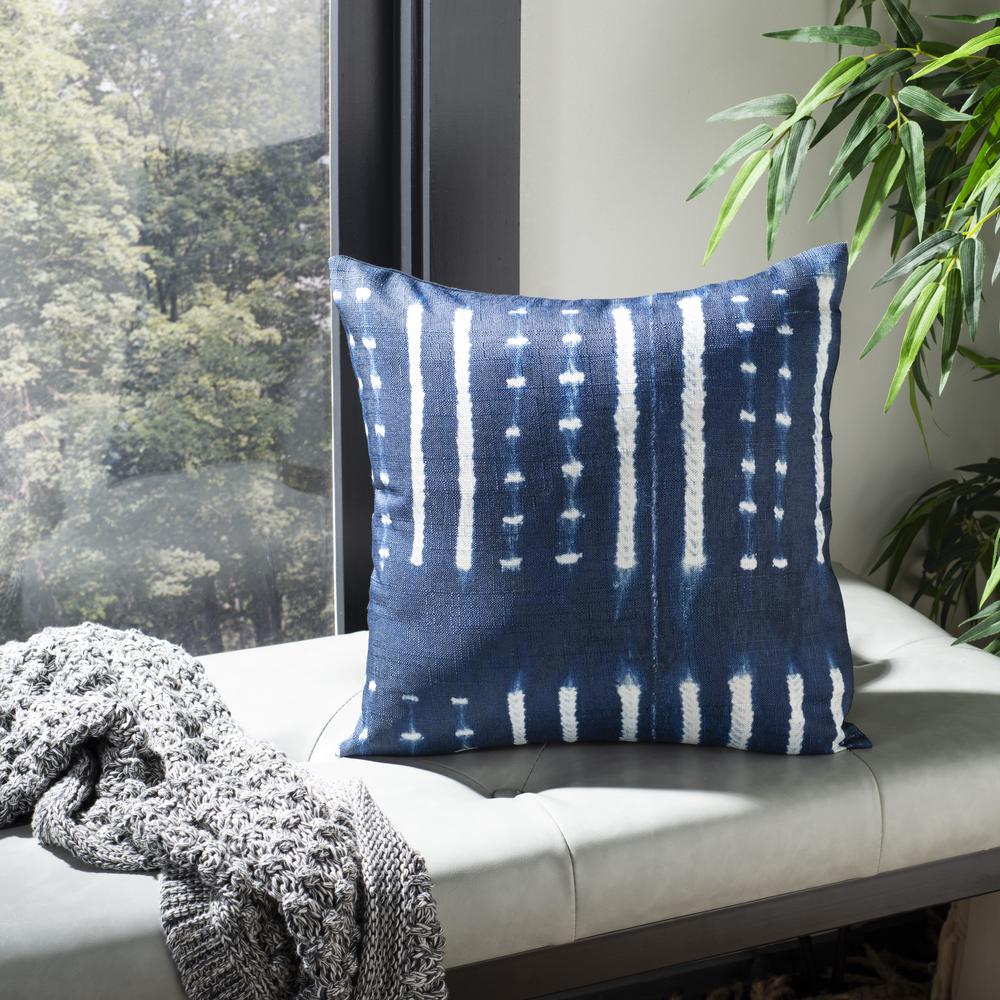 Narla Pillow, Deep Blue/White. Picture 4